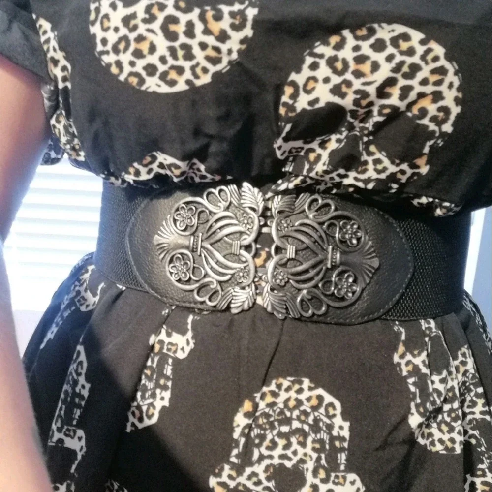 Black Stretch Waist Belt with Decorative Silver-Tone Floral Buckle